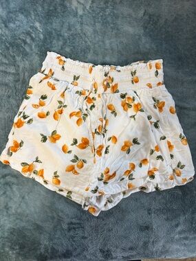 Abercrombie & Fitch White High-Waist Shorts with Lemon Fruit Print